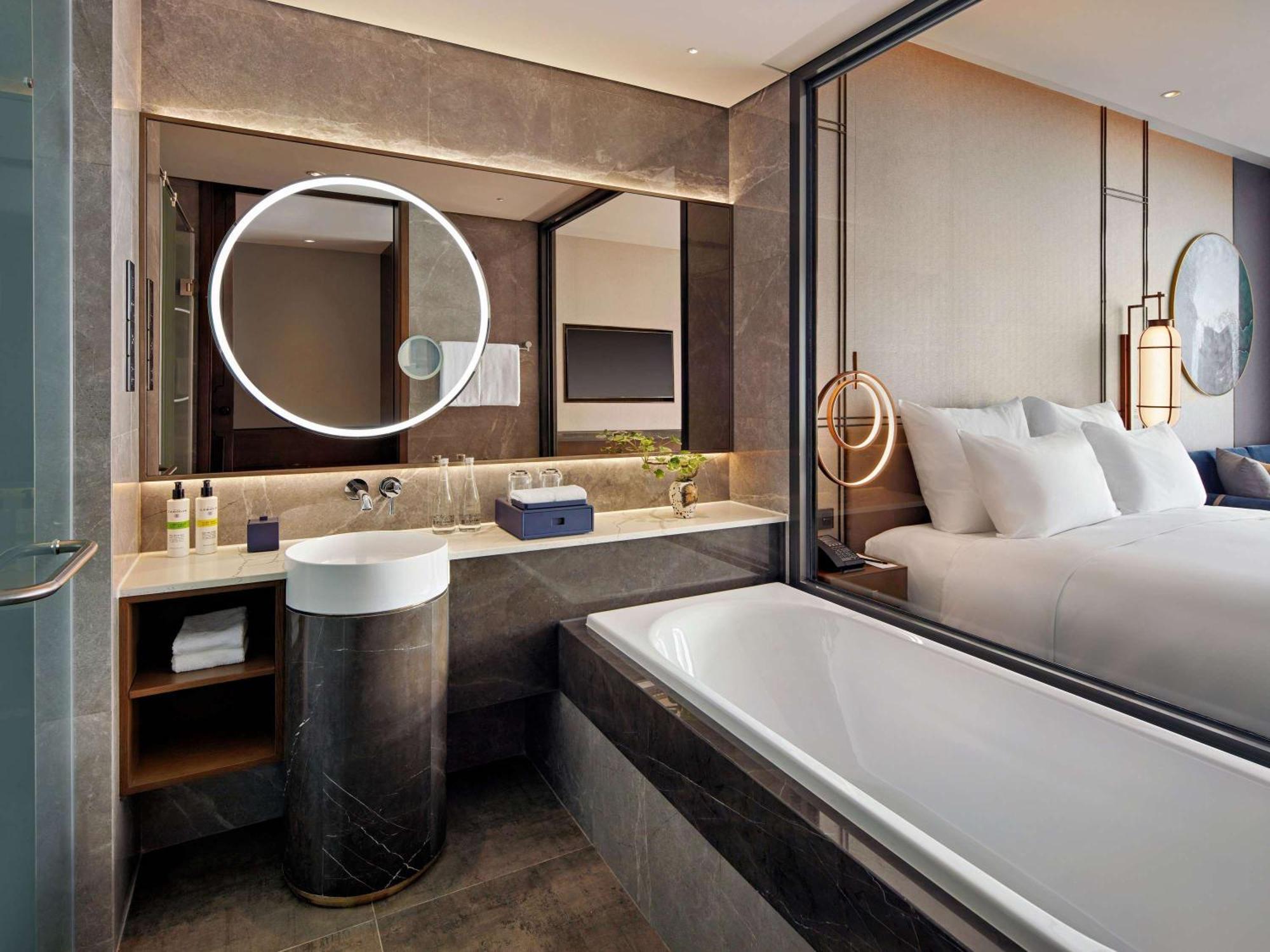 Pullman Hai Phong Grand Hotel Haiphong Exterior foto