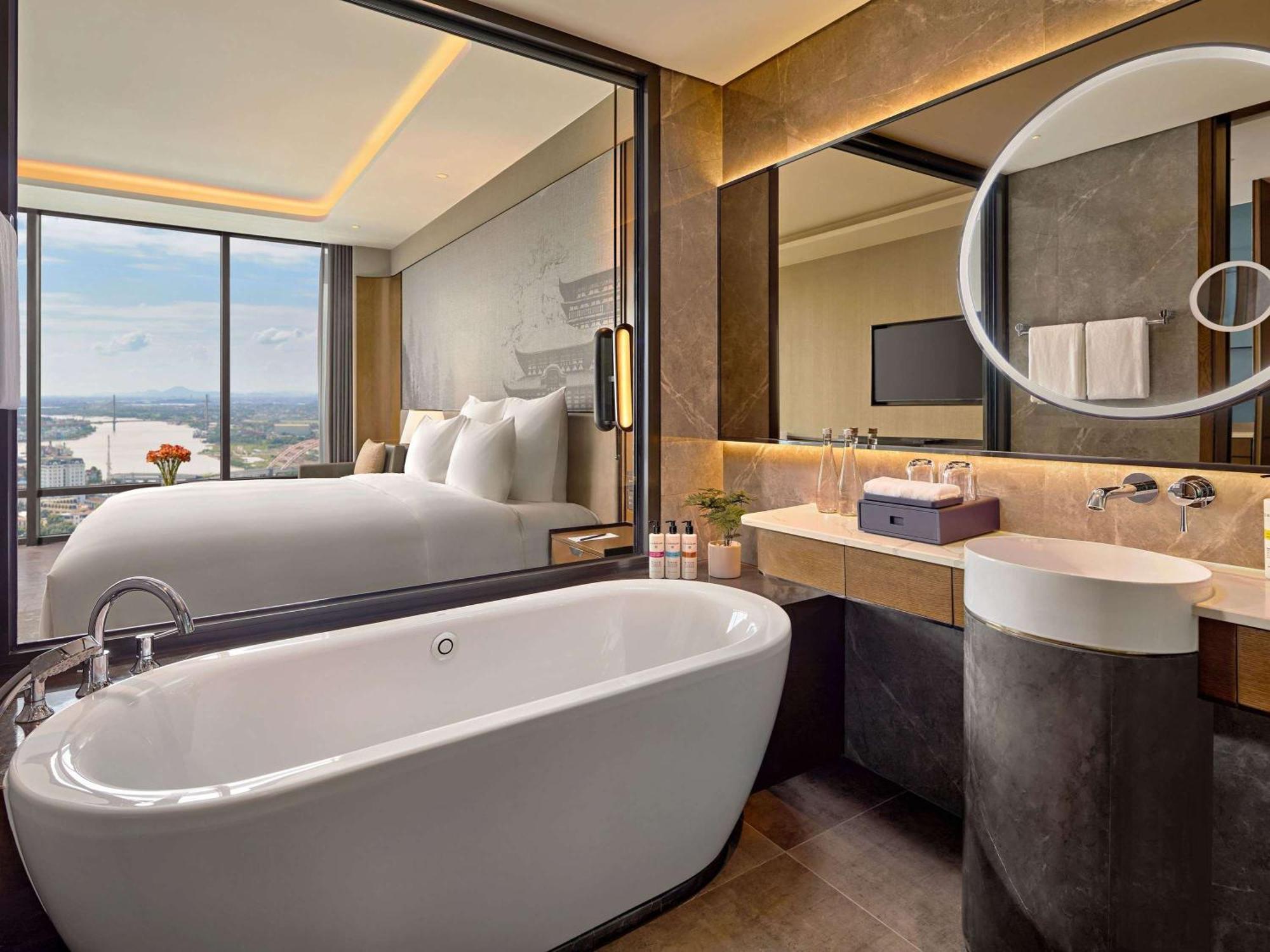 Pullman Hai Phong Grand Hotel Haiphong Exterior foto